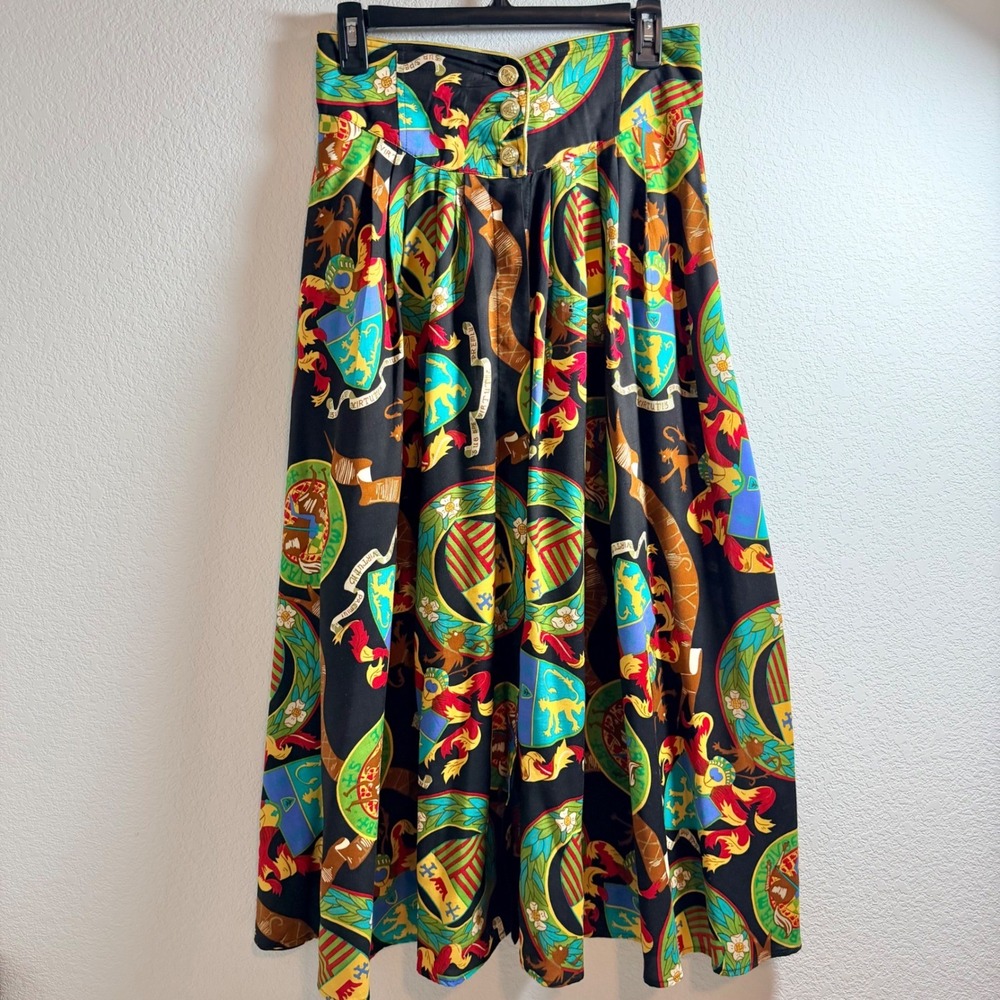 Carol Anderson Vintage Heraldic‎ Crest Print Midi Skirt Black Gold Button USA M